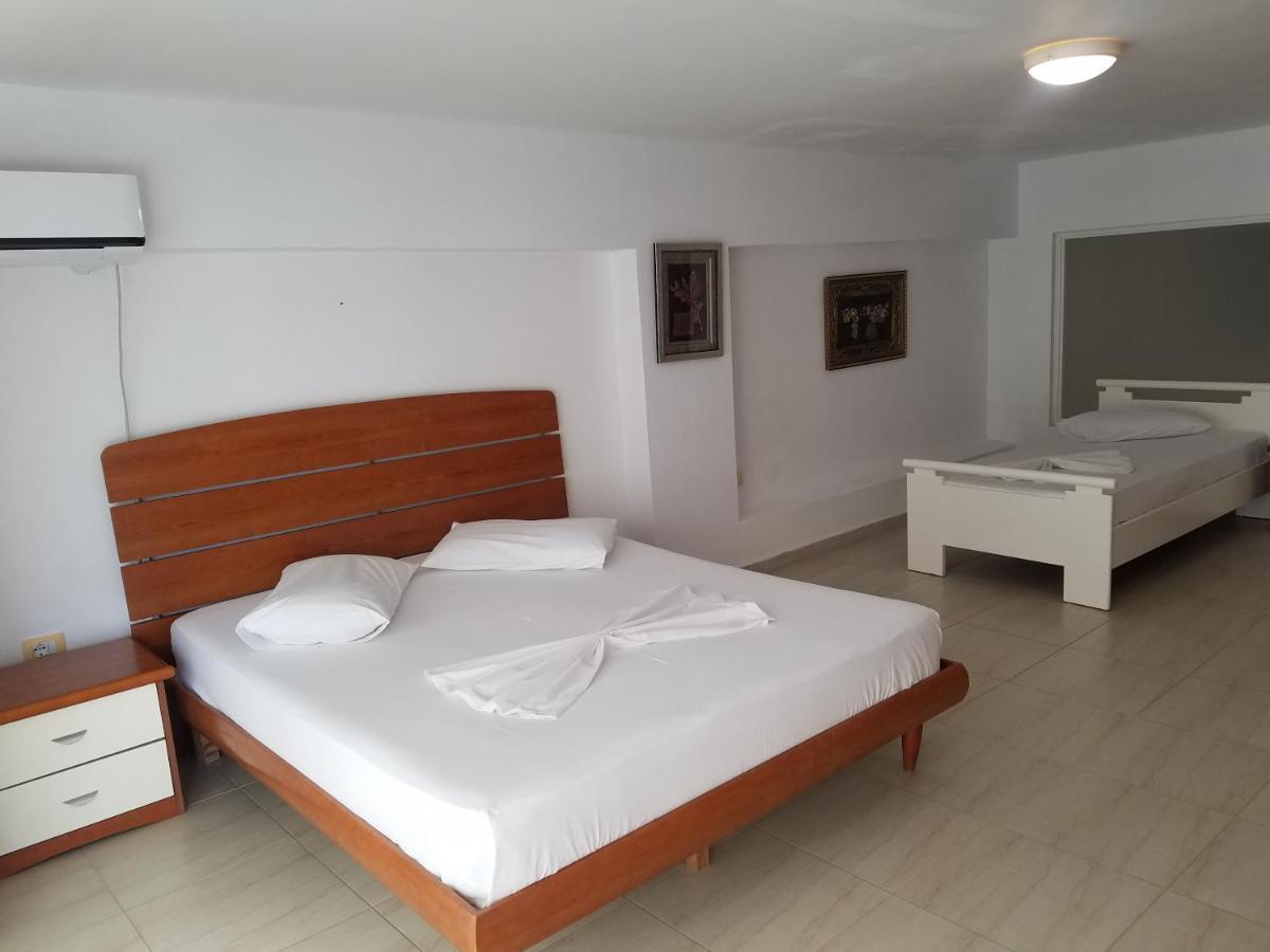 Apartamente Duplex Berti Sarandë エクステリア 写真