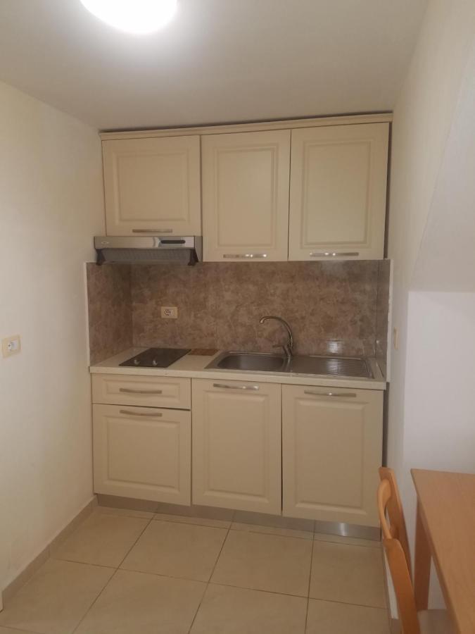 Apartamente Duplex Berti Sarandë エクステリア 写真