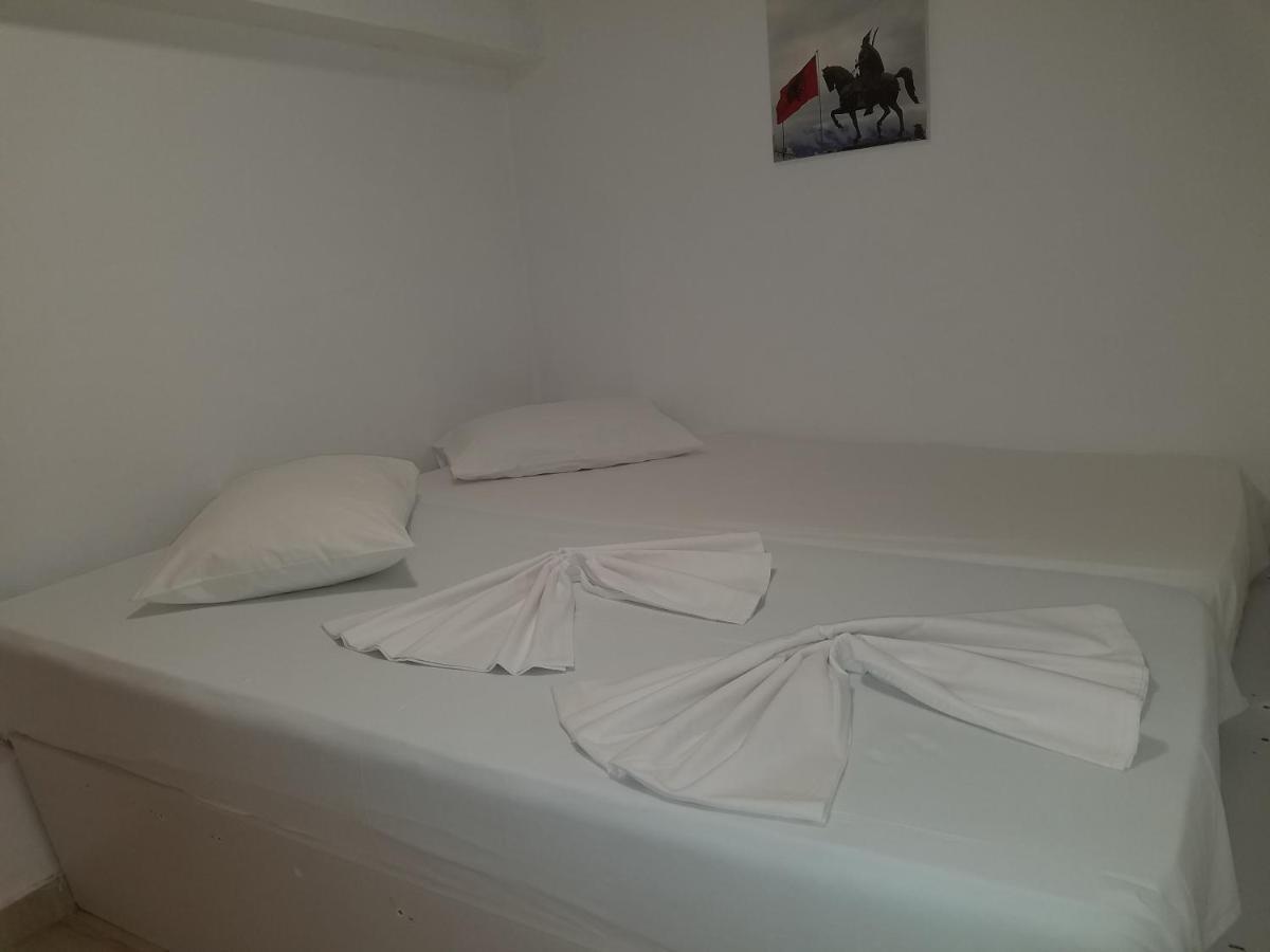 Apartamente Duplex Berti Sarandë エクステリア 写真