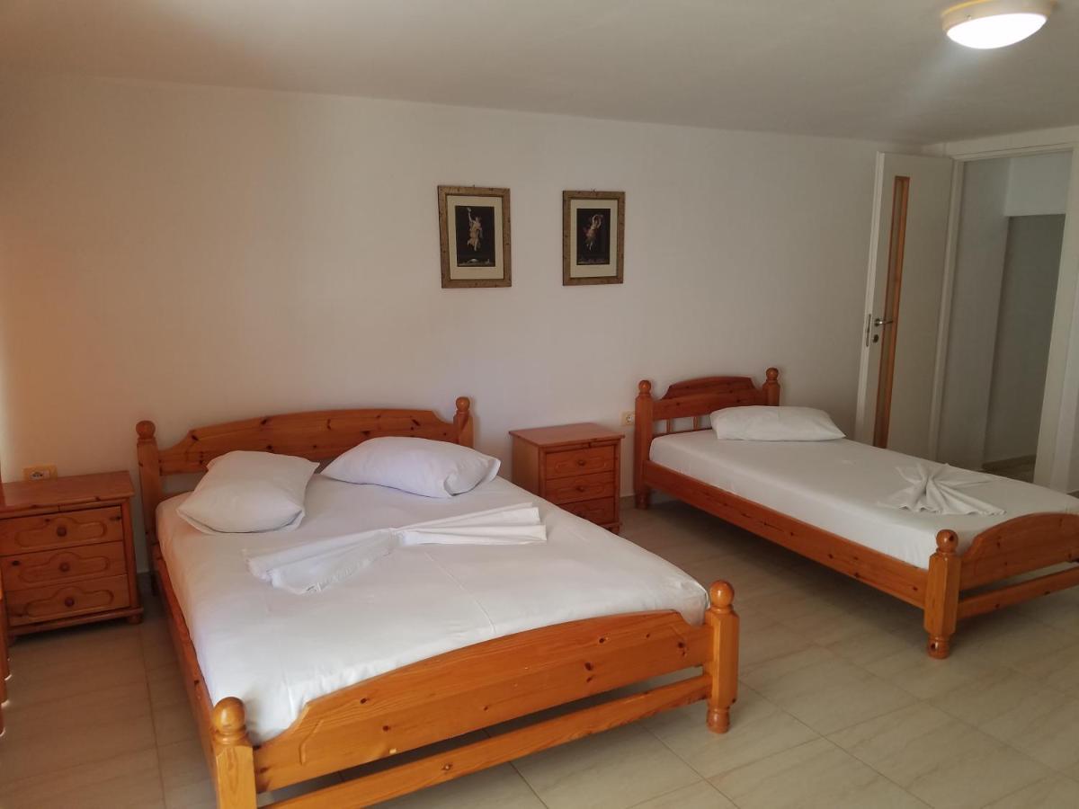 Apartamente Duplex Berti Sarandë エクステリア 写真