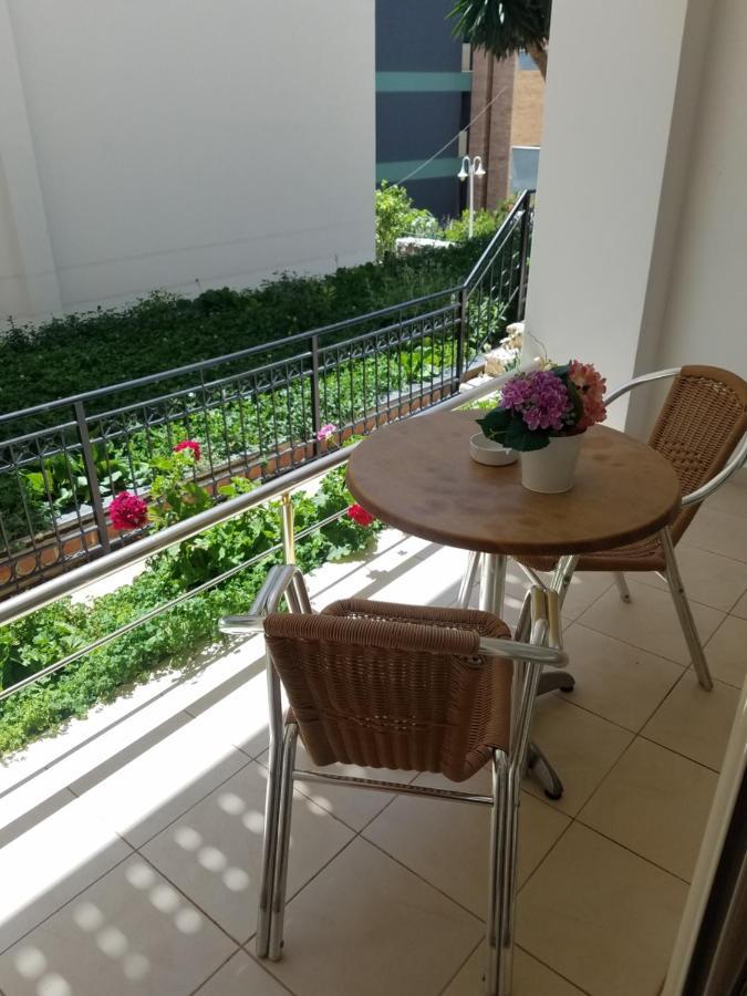 Apartamente Duplex Berti Sarandë エクステリア 写真
