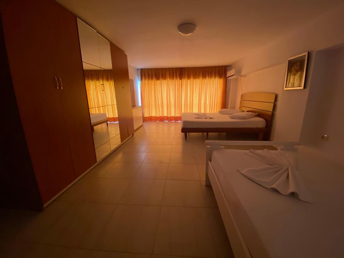 Apartamente Duplex Berti Sarandë エクステリア 写真