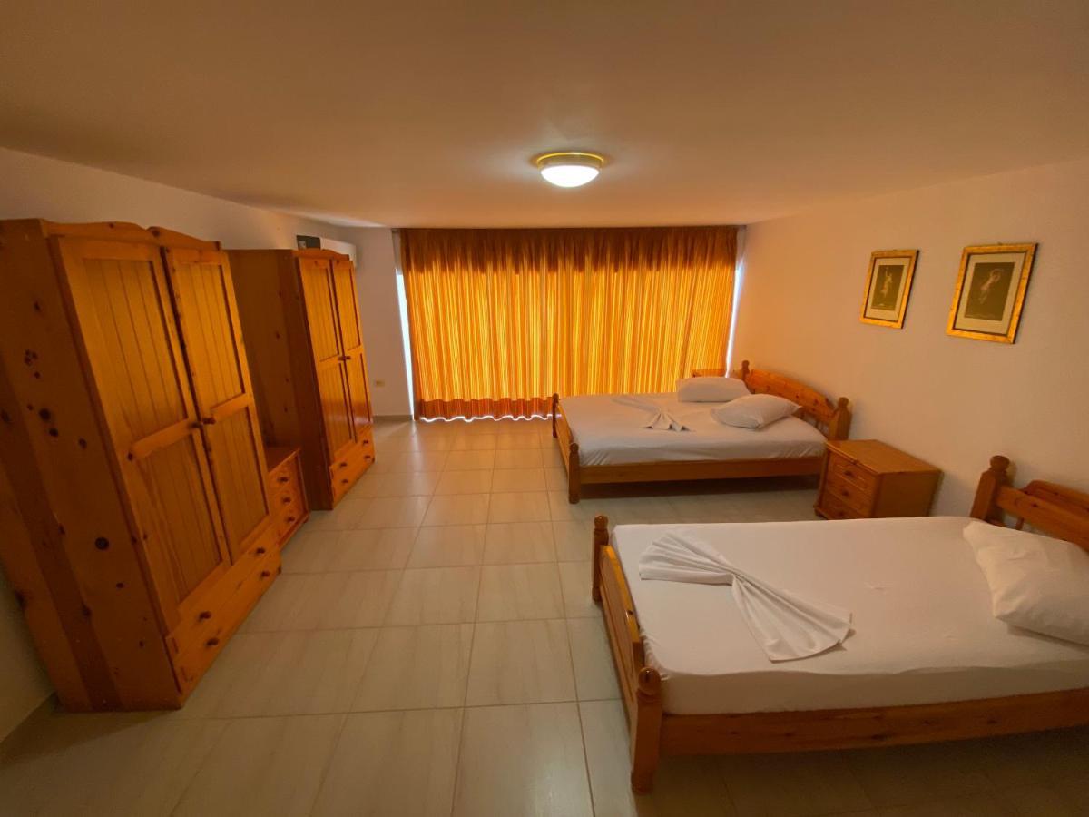 Apartamente Duplex Berti Sarandë エクステリア 写真