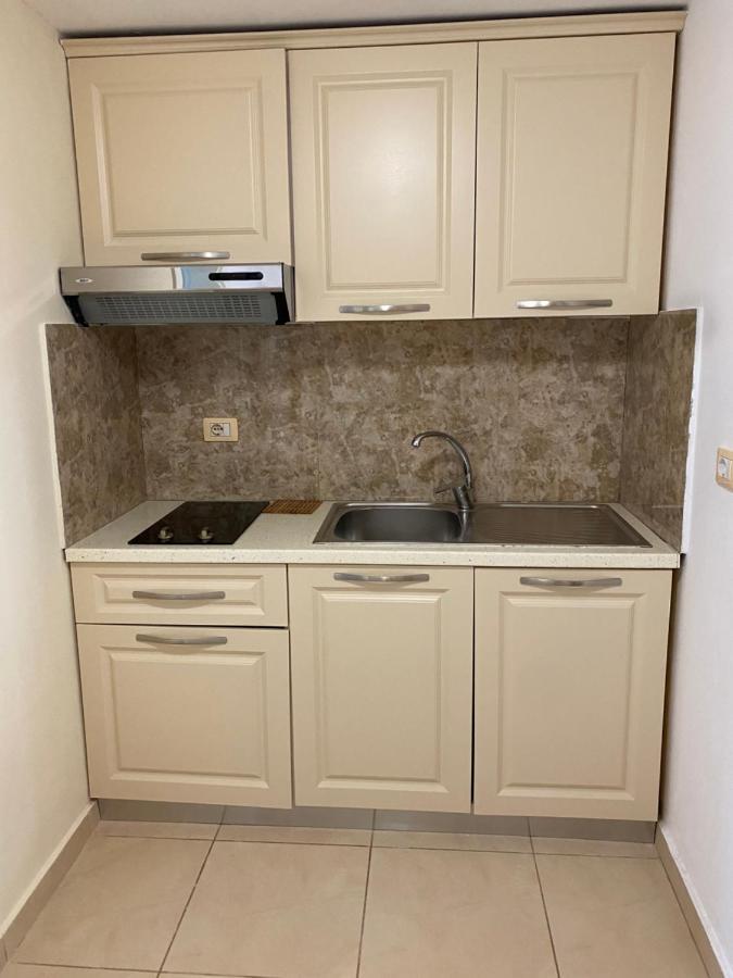 Apartamente Duplex Berti Sarandë エクステリア 写真
