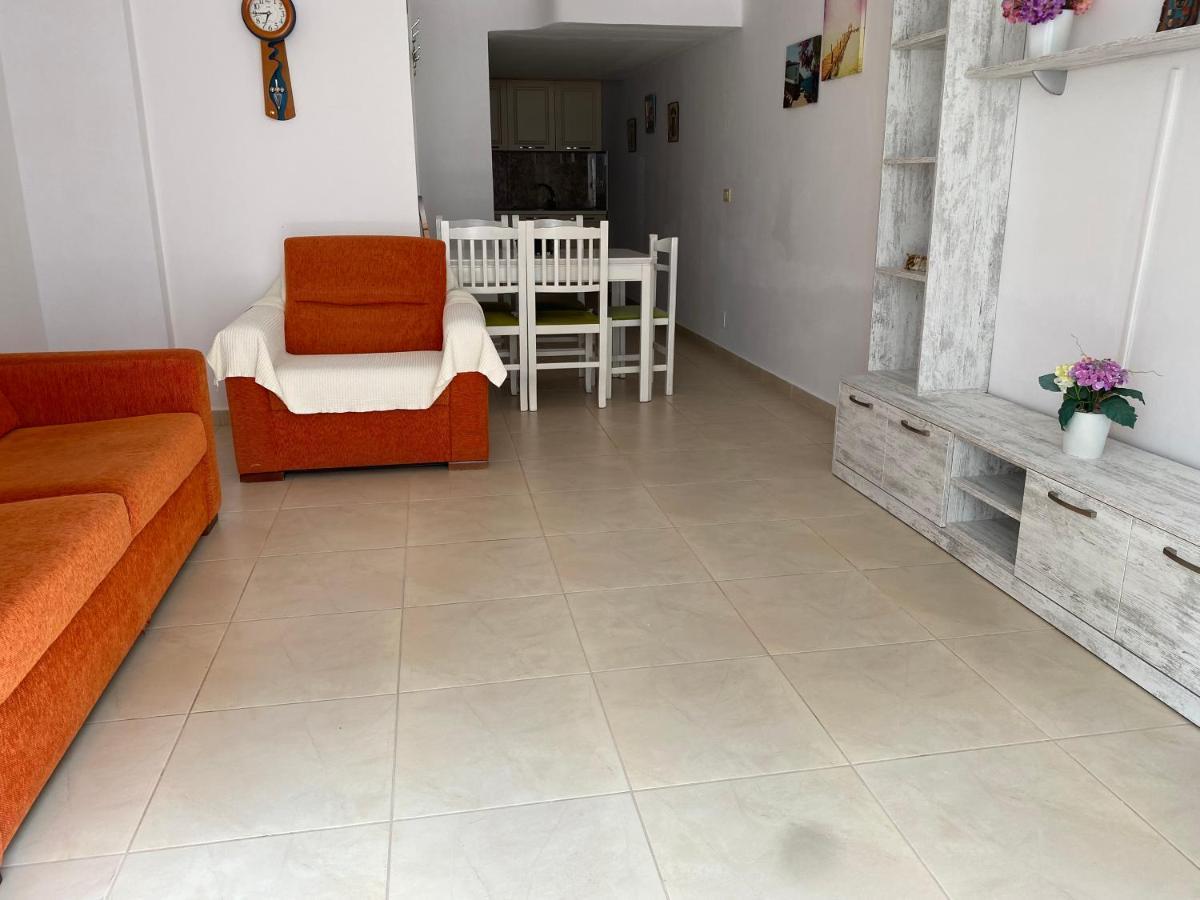Apartamente Duplex Berti Sarandë エクステリア 写真